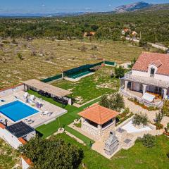 Nice Home In Sedramic With Outdoor Swimming Pool