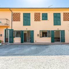 2 Bedroom Cozy Home In Altopascio