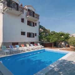 Two-Bedroom Apartment In Supetar