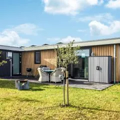Beautiful Home In Someren With Wifi