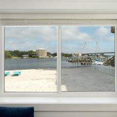 Beachfront Stay with Pool Access Bluefish 6