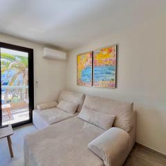 LE TRAVOLTA avec merveilleuse terrasse, chic et lumineux à deux pas du centre-ville