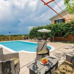 7 Bedroom Nice Home In Labin