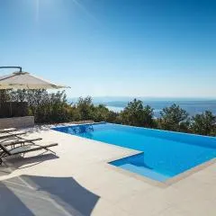 Villa Infinity