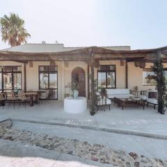 Villa in Llubí with Infinity Pool and Beach Nearby