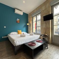 Superb flat with air conditioning and beautiful Bordeaux stone for 2p