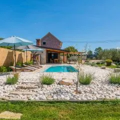 Awesome Home In Glavina Donja