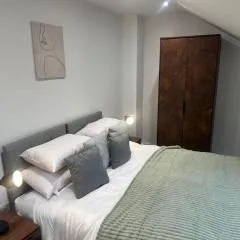 Modern 2-Bed Flat in Long Eaton with Free Parking