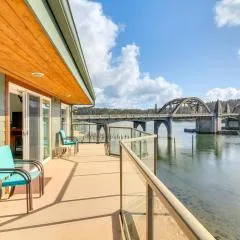 Riverfront Apt in Old Town Florence!