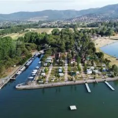 Mobile Home by Lake Trasimeno with Water Sports