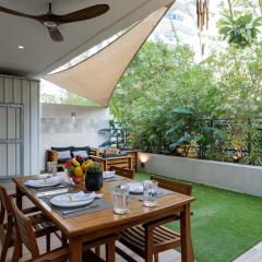 Lovey Unique Property- Garden and Barbeque Area