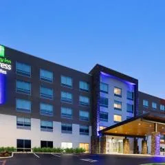 Holiday Inn Express & Suites Waynesboro East
