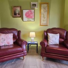 Dovetails, short drive from Alton Towers and Uttoxeter racecourse Games room with Wii and football table