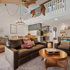 Gorgeous Mtn Villa, Ski, Golf, Pickleball, Pool, Hot Tub, Fitness