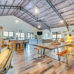 Games and Fire Pit Waterfront Beaver Lake Home!