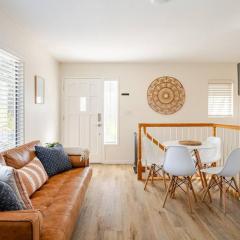 Beacons Beach Cottage