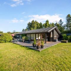 Nice 6-Person Holiday Home Close To The Beach And Ebeltoft City