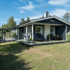 Stunning Home In Ebeltoft With 3 Bedrooms And Internet