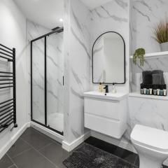 The Olive Tree with balcony and parking