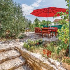Awesome Apartment In Vinkuran With Wifi