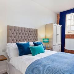 Bowen-Buscarlet (Large Suite) at Bicester Heritage