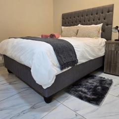 55 New Street, Makhanda