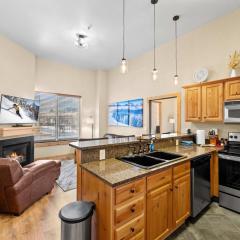 Cozy 1BR Condo in Canyon Village