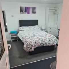 Cosy Studio - Town centre flat with free nearby parking