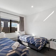 MiddleIsland-FREE & FAST wifi NETFLIX & aircon