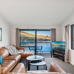 Scenic Lakefront Apartment