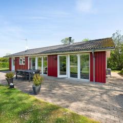 Awesome Home In Ebeltoft With 3 Bedrooms, Internet And Sauna