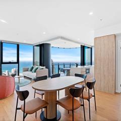 Casino Luxury 3BR Ocean Skylineview suite