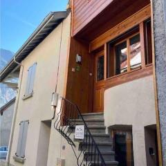 Maison de Bergers, Cyclist & Ski Friendly Town House, WIFI, Secure Bike Store