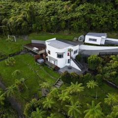 Hilltop Escape - Spa & Views