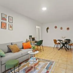 Parenthèse Urbaine -1mn Métro - Paris - Wifi - commerces - balcon vue calme- travail - famille