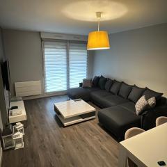 F2 proche marché de Noël