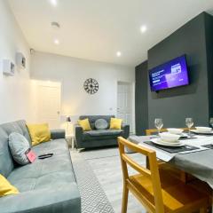 Emerald Living - Hanley, Stoke-on-Trent, sleeps 5, with free parking!
