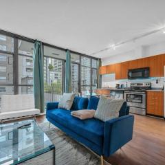 Lovely 2-Bedrooms Downtown suite Free Parking