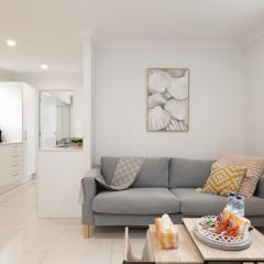 Smart Suites Self Check-in Apartments - N Freney