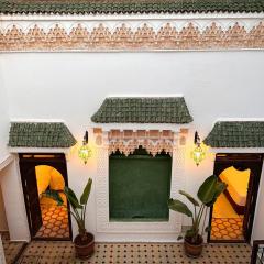 Riad M Azbetz