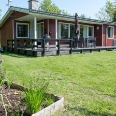 Awesome Home In Ebeltoft With 2 Bedrooms And Internet