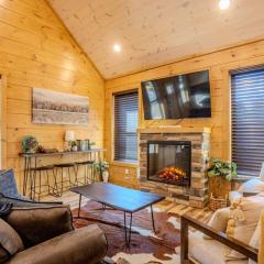 2BR Cozy Cabin in Smoky Mountains with Hot Tub