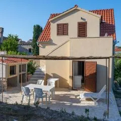 Cozy Apartment In Zlarin With Wifi
