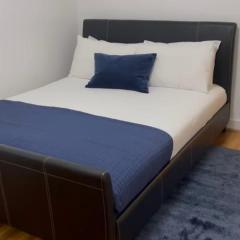 Lovely 2 bedroom river view apartment