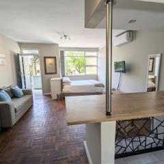 Modern Studio with Balcony & Parking in Gardens