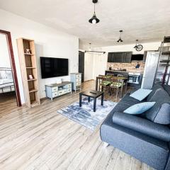 Central Apartment with Garage Parking and communal Terrace