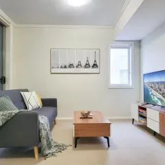 One bedroom Apartment walk to Gordon Train Station