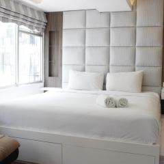 Modern and Spacious Studio at Jarrdin Cihampelas Apartment By Travelio