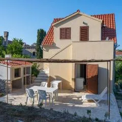 1 Bedroom Gorgeous Apartment In Zlarin