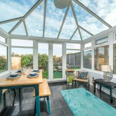 Lux Garden House near Queen Mary Hospital FREE parking 6 guests